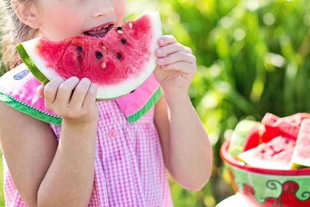 Proč je dobré jíst ovoce: Zdravotní výhody a vitamíny