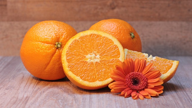 4. Vláknina z pomerančů a jablek: Podpora trávení a udržení zdravé hmotnosti