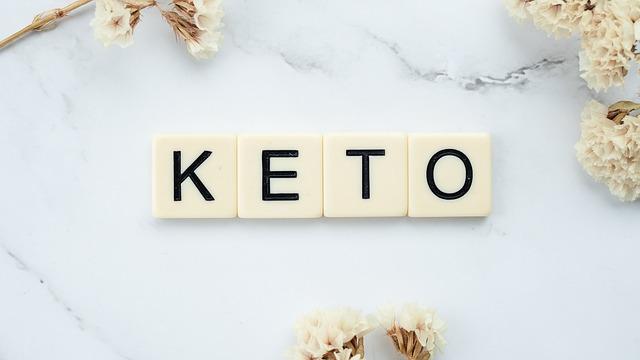 Co můžete očekávat při držení keto diety?
